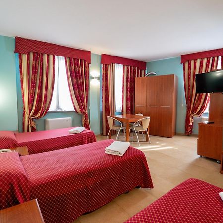 Hotel Cavour Resort مونْكالييري المظهر الخارجي الصورة