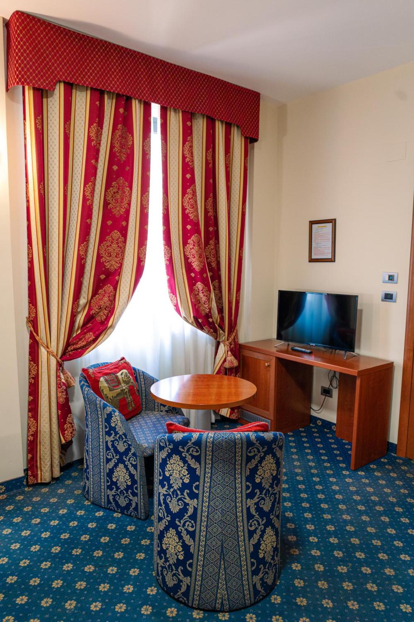 Hotel Cavour Resort مونْكالييري المظهر الخارجي الصورة