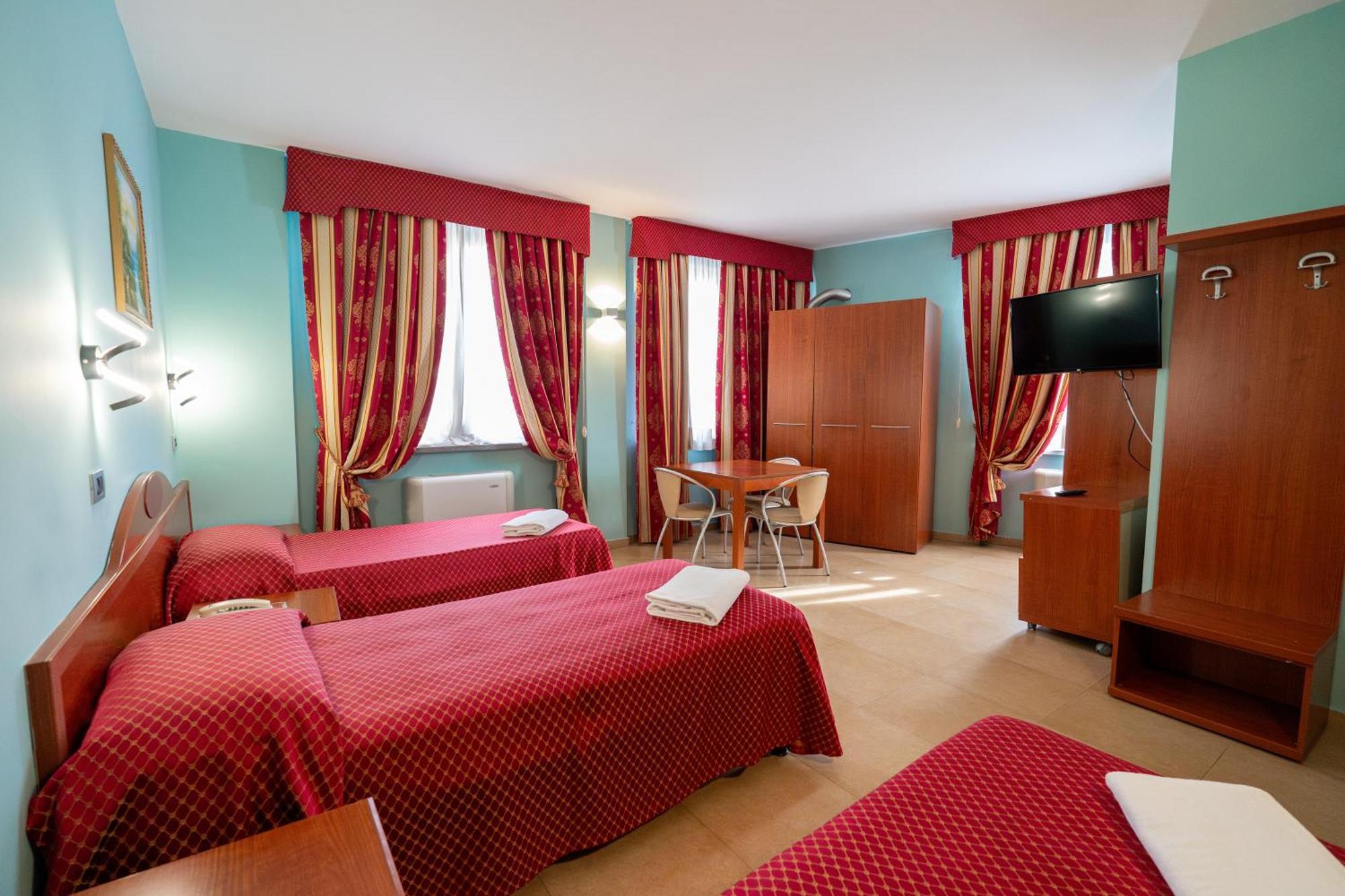 Hotel Cavour Resort مونْكالييري المظهر الخارجي الصورة