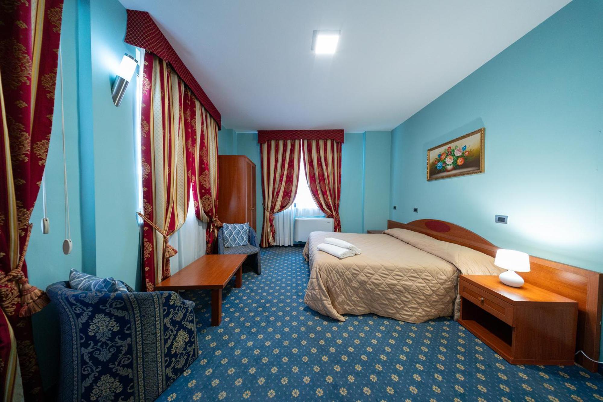 Hotel Cavour Resort مونْكالييري المظهر الخارجي الصورة