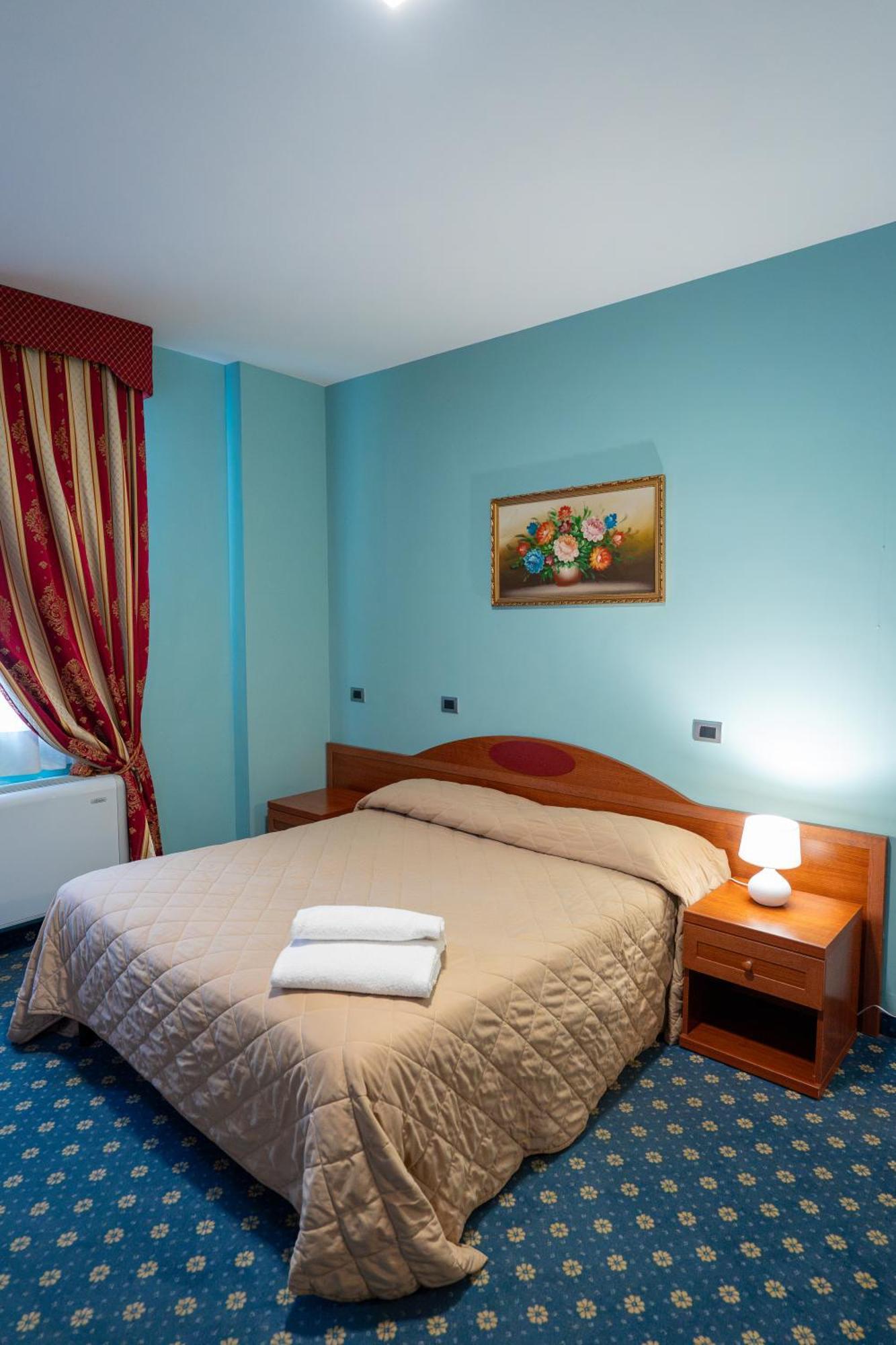 Hotel Cavour Resort مونْكالييري المظهر الخارجي الصورة