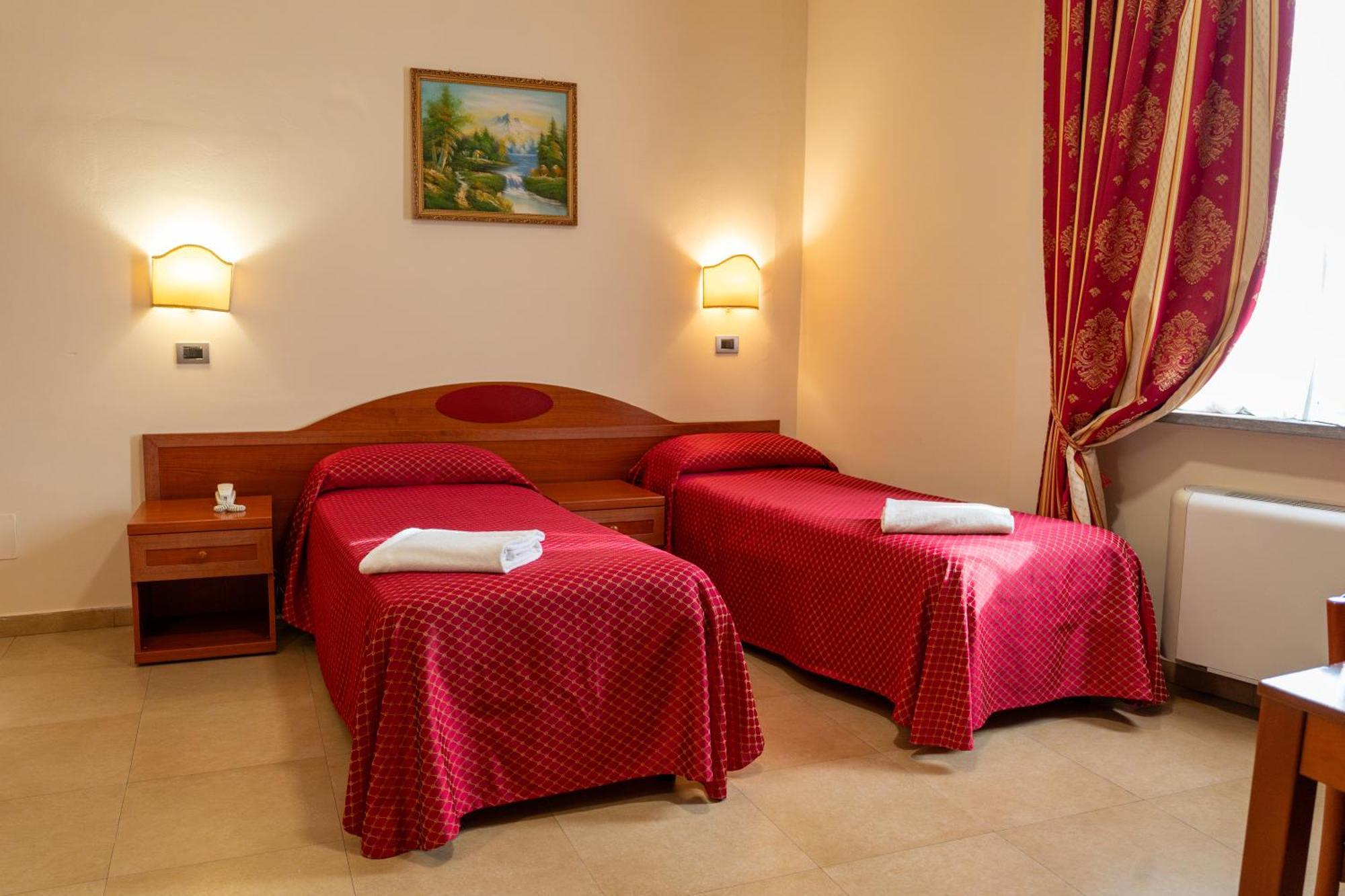 Hotel Cavour Resort مونْكالييري المظهر الخارجي الصورة