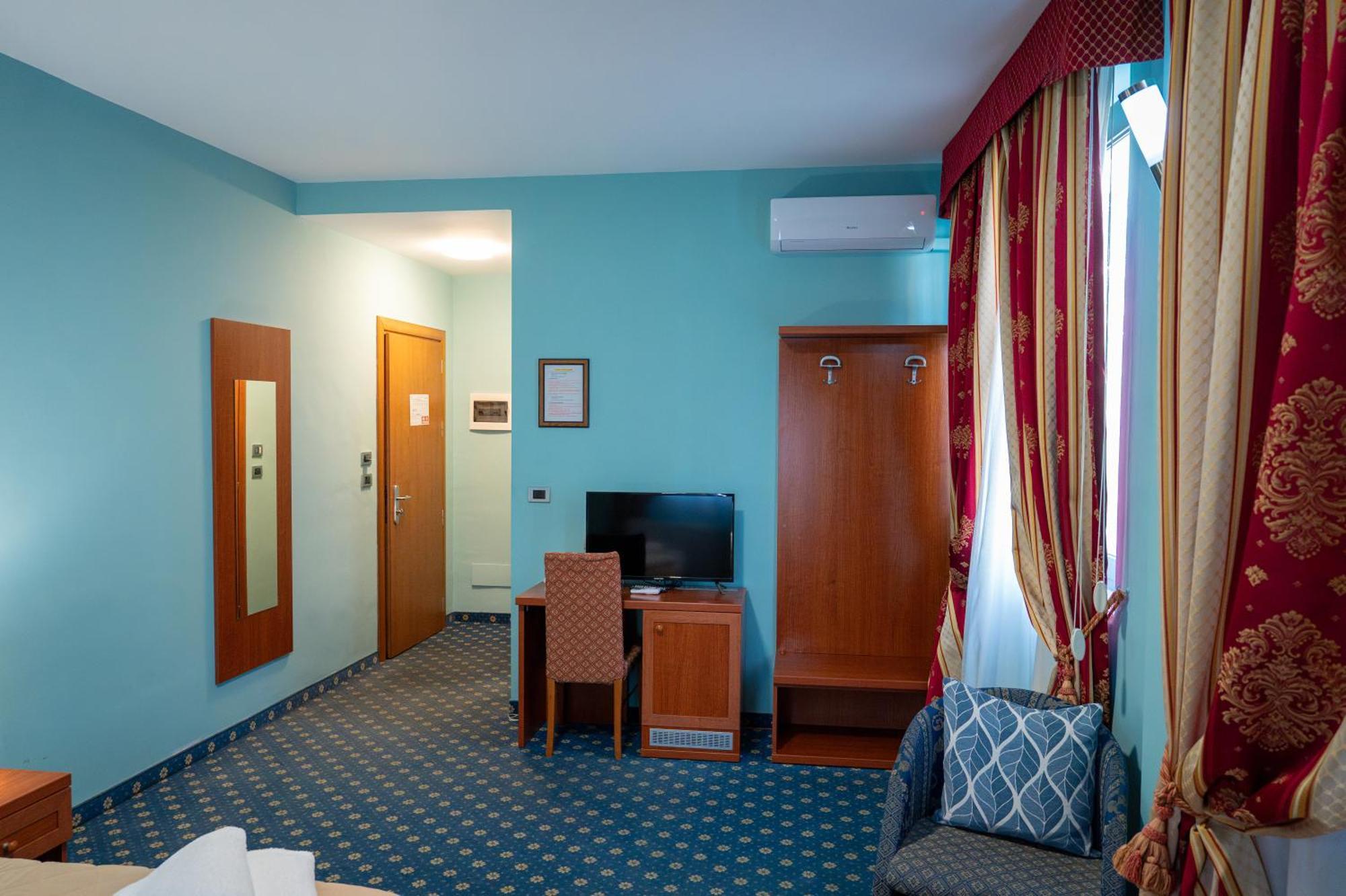 Hotel Cavour Resort مونْكالييري المظهر الخارجي الصورة
