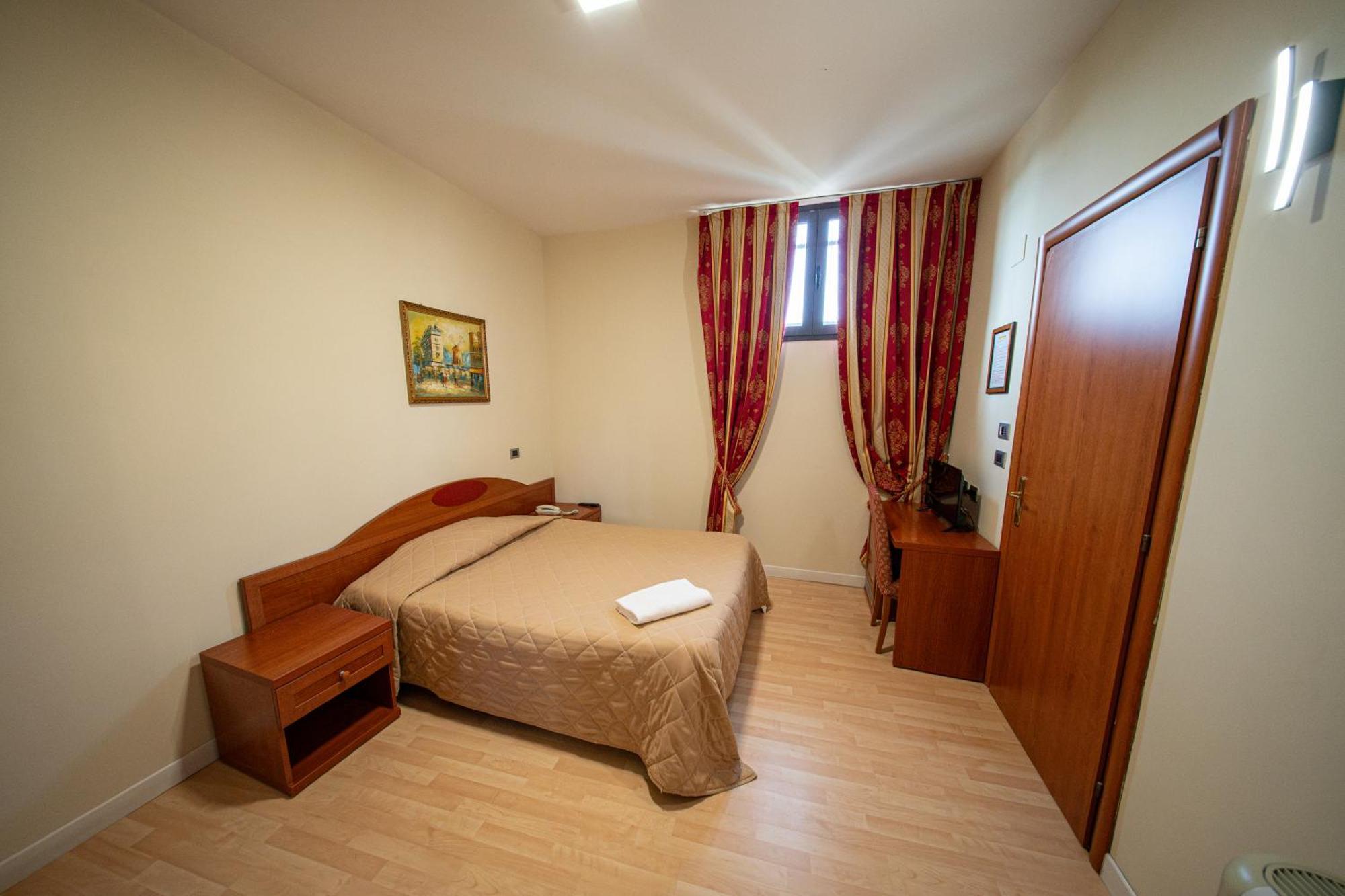 Hotel Cavour Resort مونْكالييري المظهر الخارجي الصورة