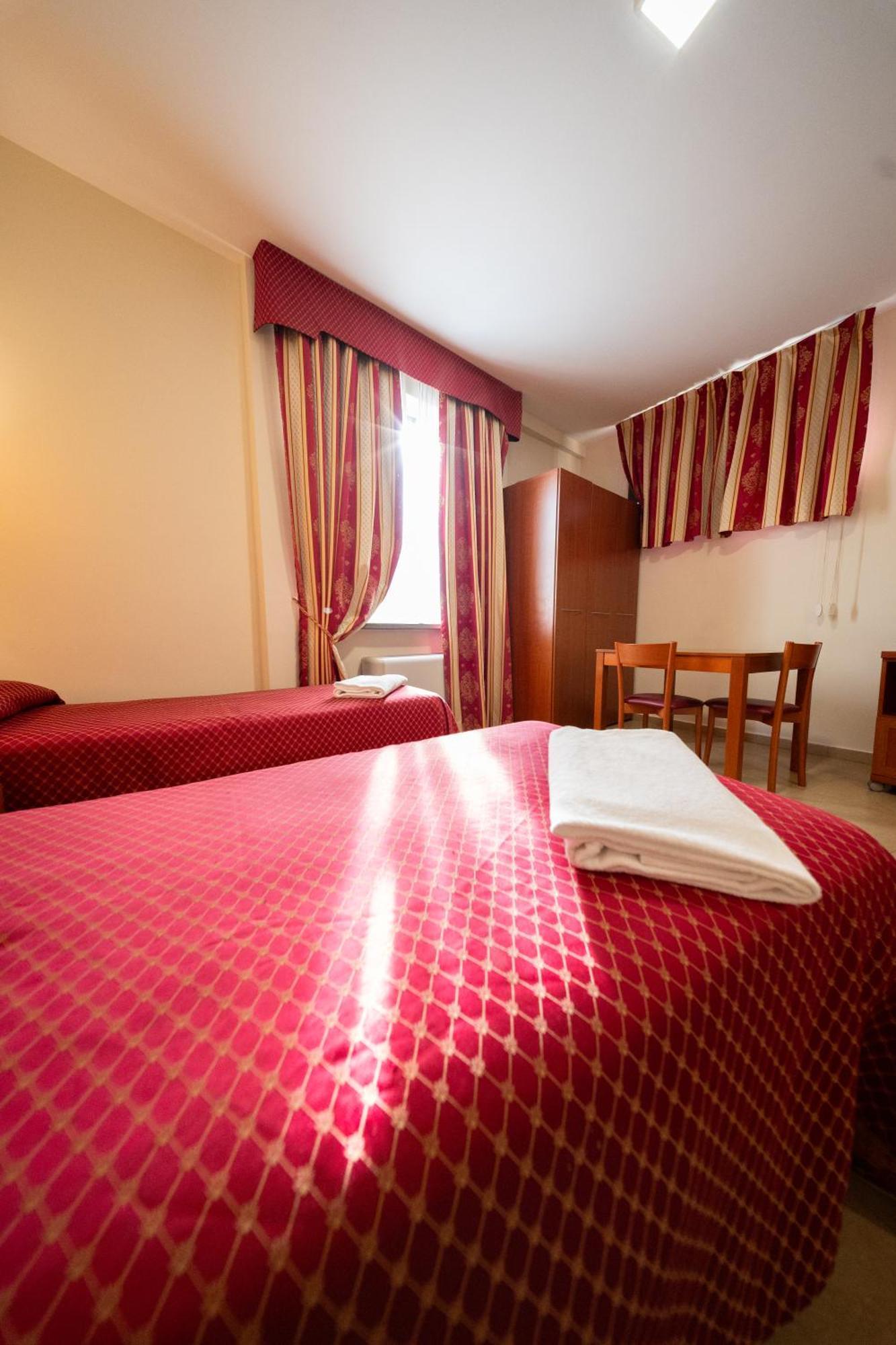 Hotel Cavour Resort مونْكالييري المظهر الخارجي الصورة