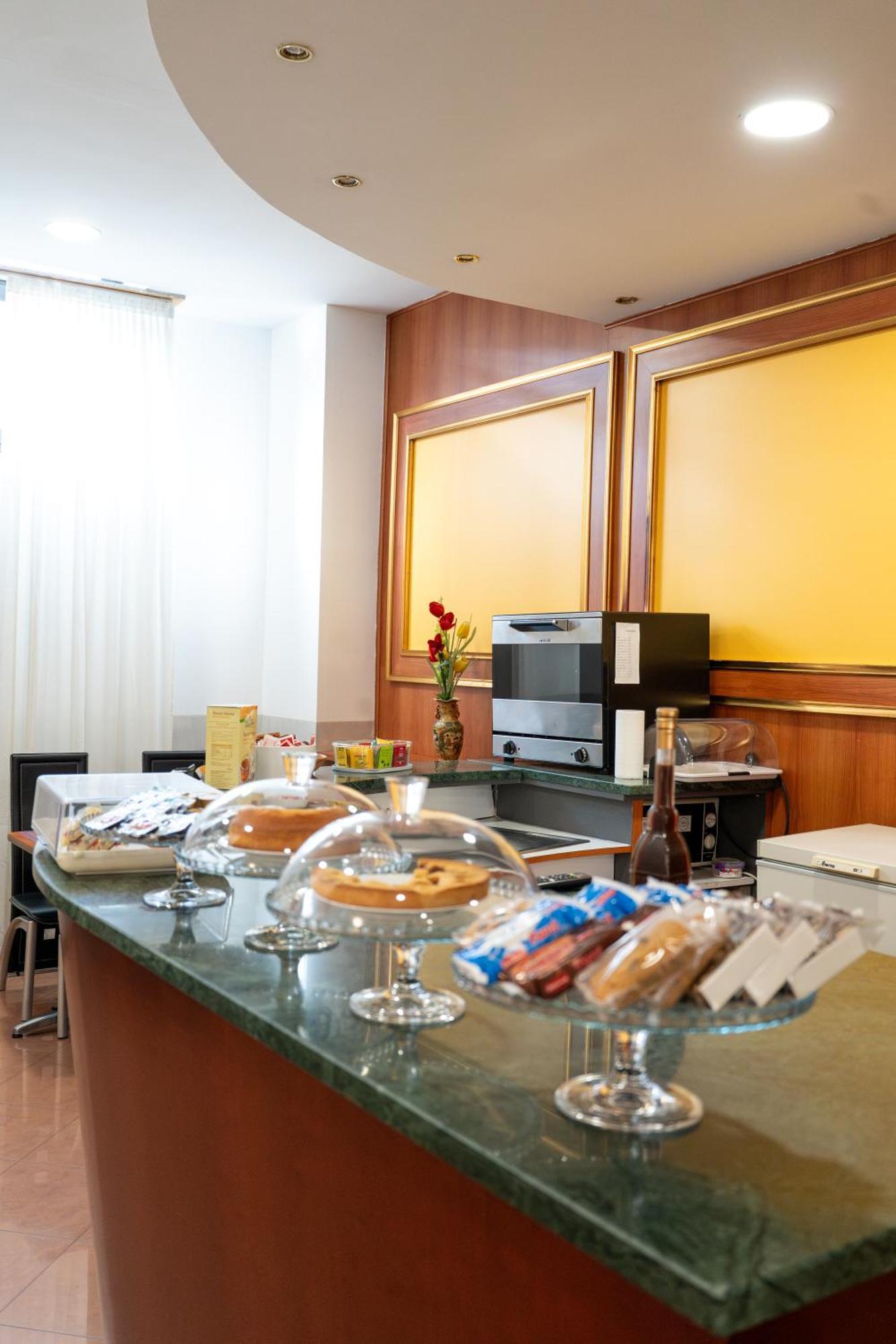 Hotel Cavour Resort مونْكالييري المظهر الخارجي الصورة