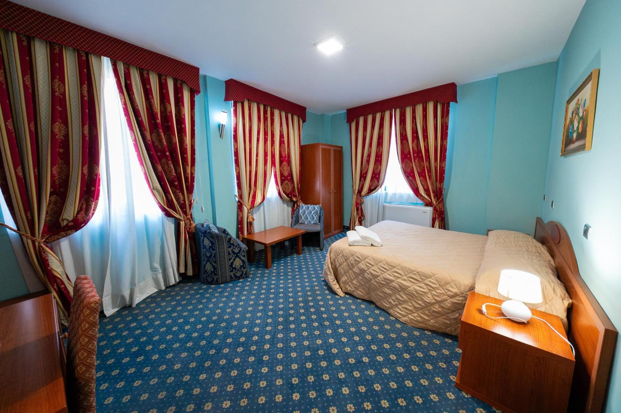 Hotel Cavour Resort مونْكالييري المظهر الخارجي الصورة
