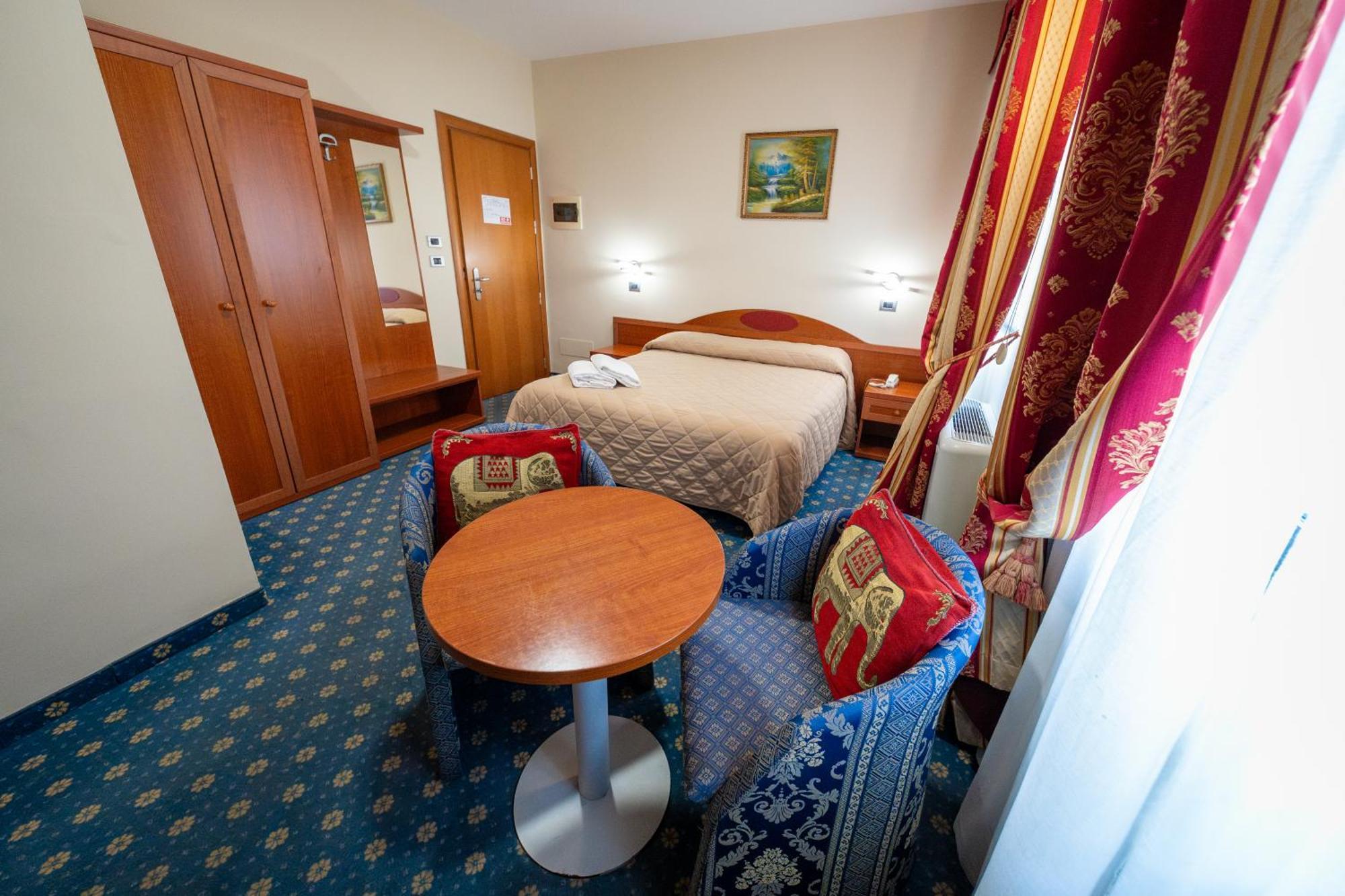 Hotel Cavour Resort مونْكالييري المظهر الخارجي الصورة