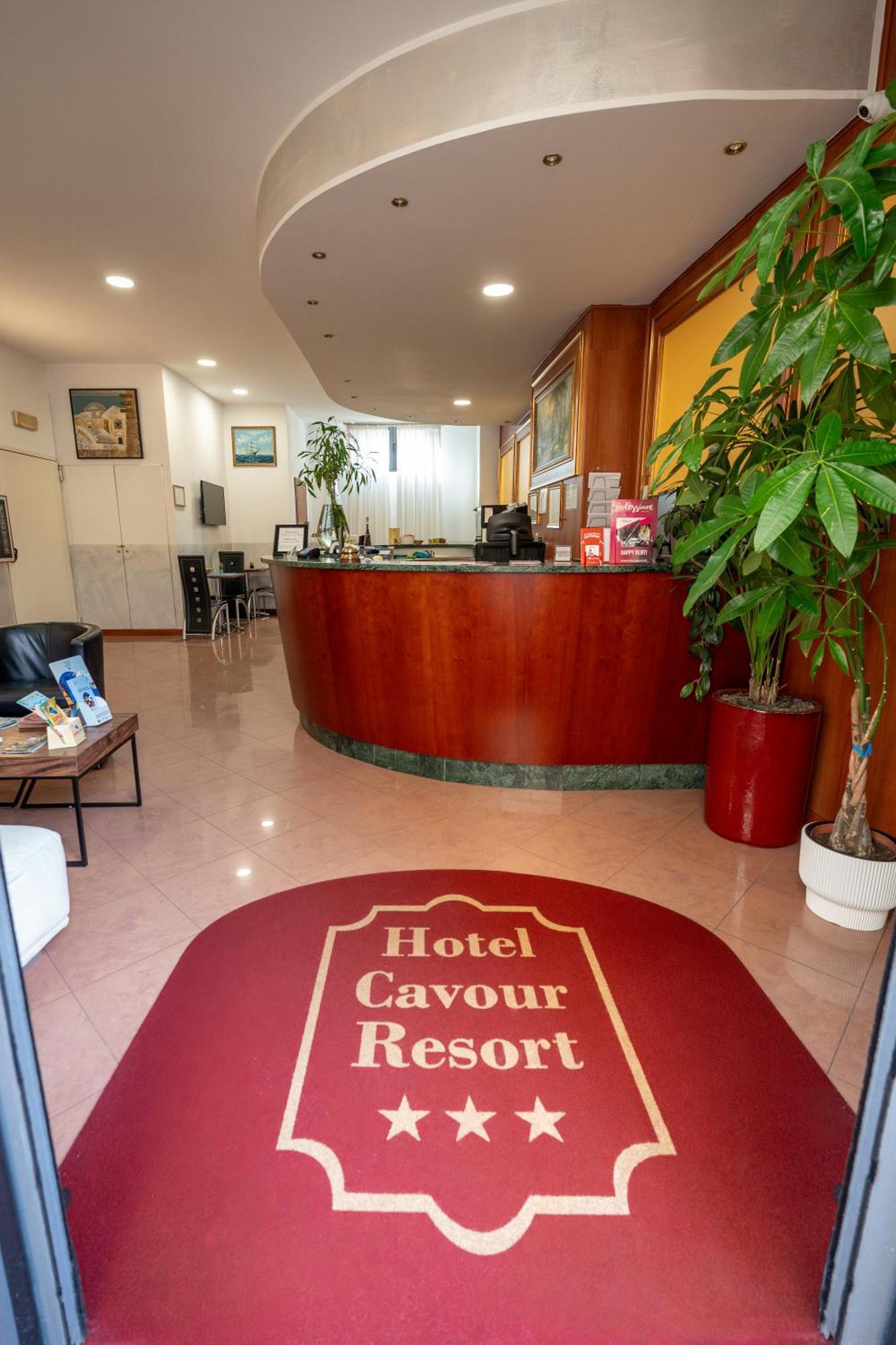 Hotel Cavour Resort مونْكالييري المظهر الخارجي الصورة
