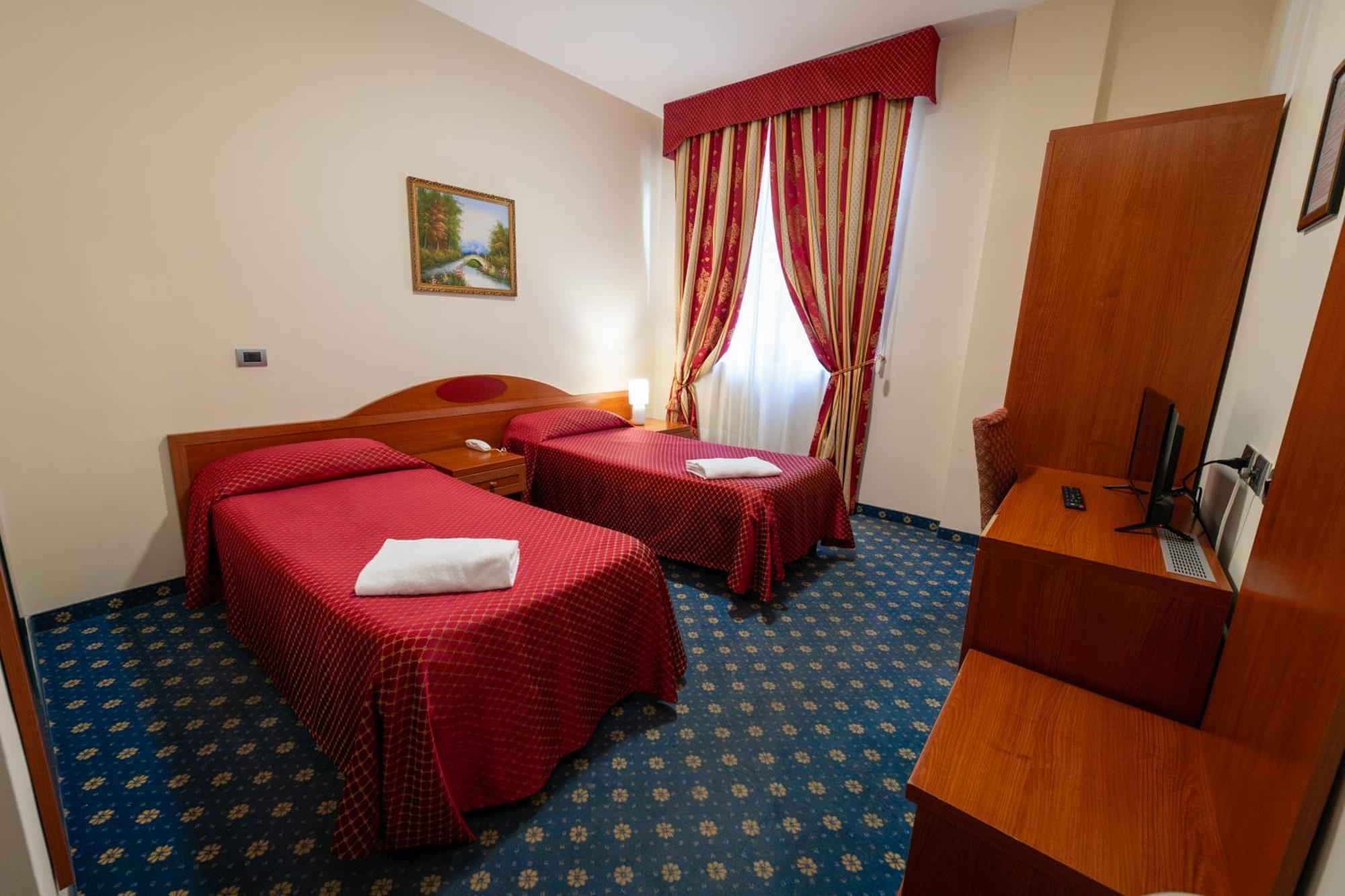 Hotel Cavour Resort مونْكالييري المظهر الخارجي الصورة