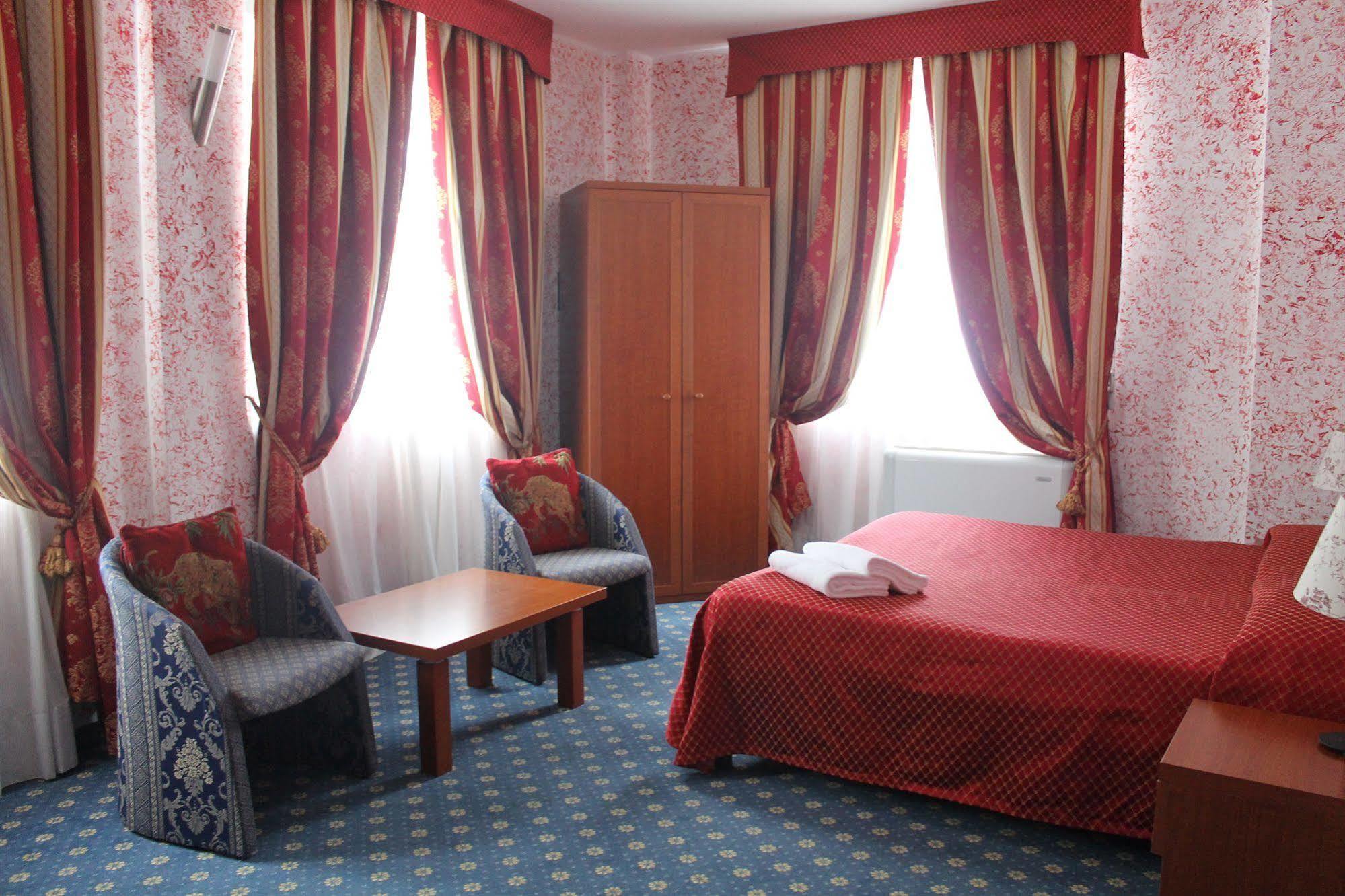 Hotel Cavour Resort مونْكالييري المظهر الخارجي الصورة